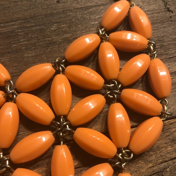 30% OFF🌟J. Crew Peach Bead Bib Necklace - Picture 4 of 4